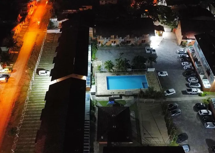 Ap Em Ubatuba - 250 Metros Da Praia Do Sape - Maranduba - Condominio Ville II Com Piscina