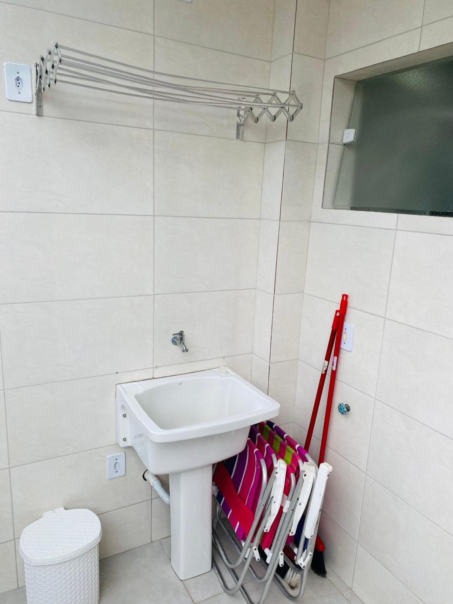 Ap Em - 250 Metros Da Do Sape - Maranduba - Ii Com Piscina Apartamento *